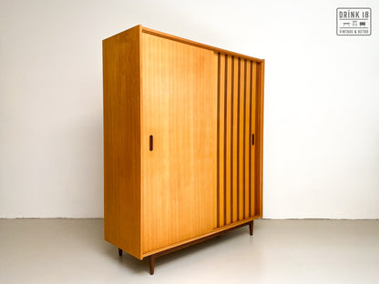Vintage - Kleerkast met schuifdeuren