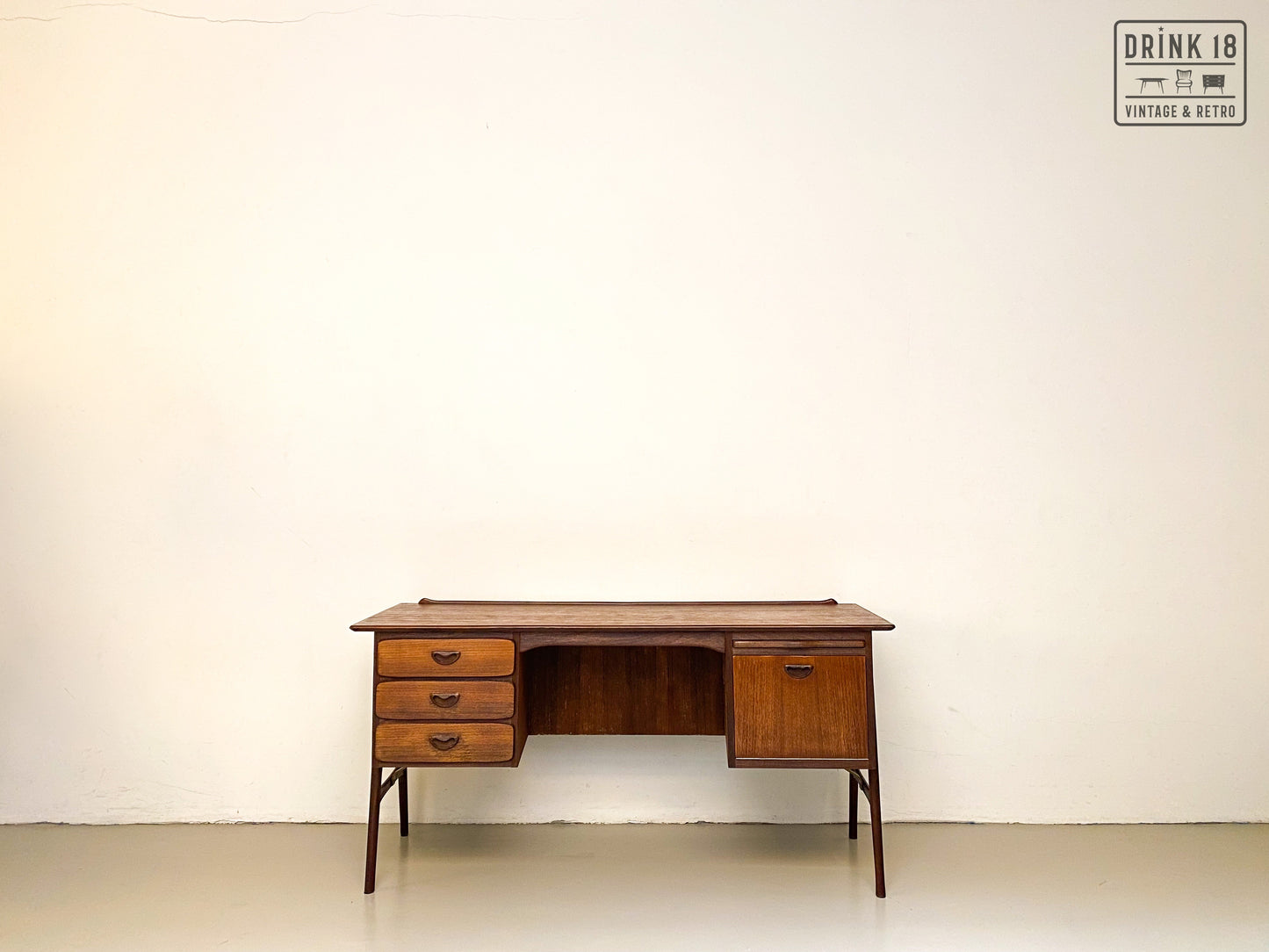 Boomerang XL Bureau met stoel - Louis van Teeffelen
