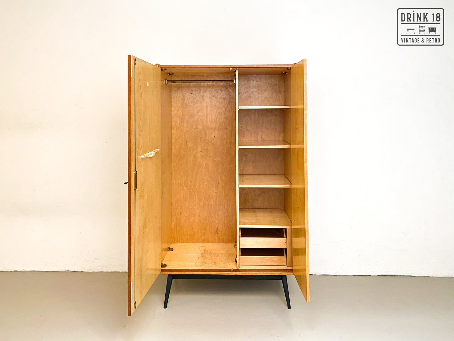 Vintage - Kleerkast #1