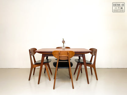 Vier vintage stoelen - Louis van Teeffelen