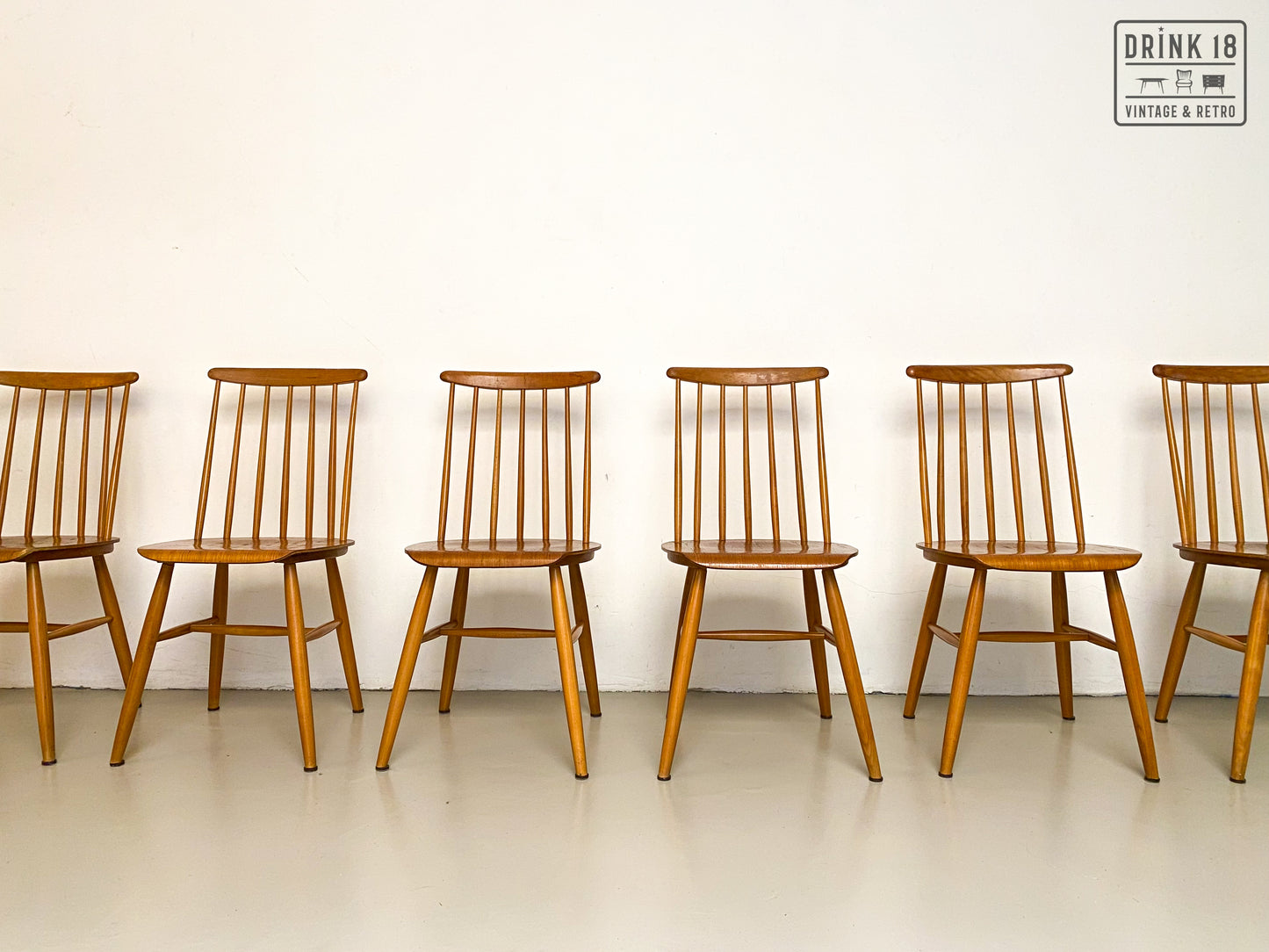 Vintage - Zes Spijlenstoelen