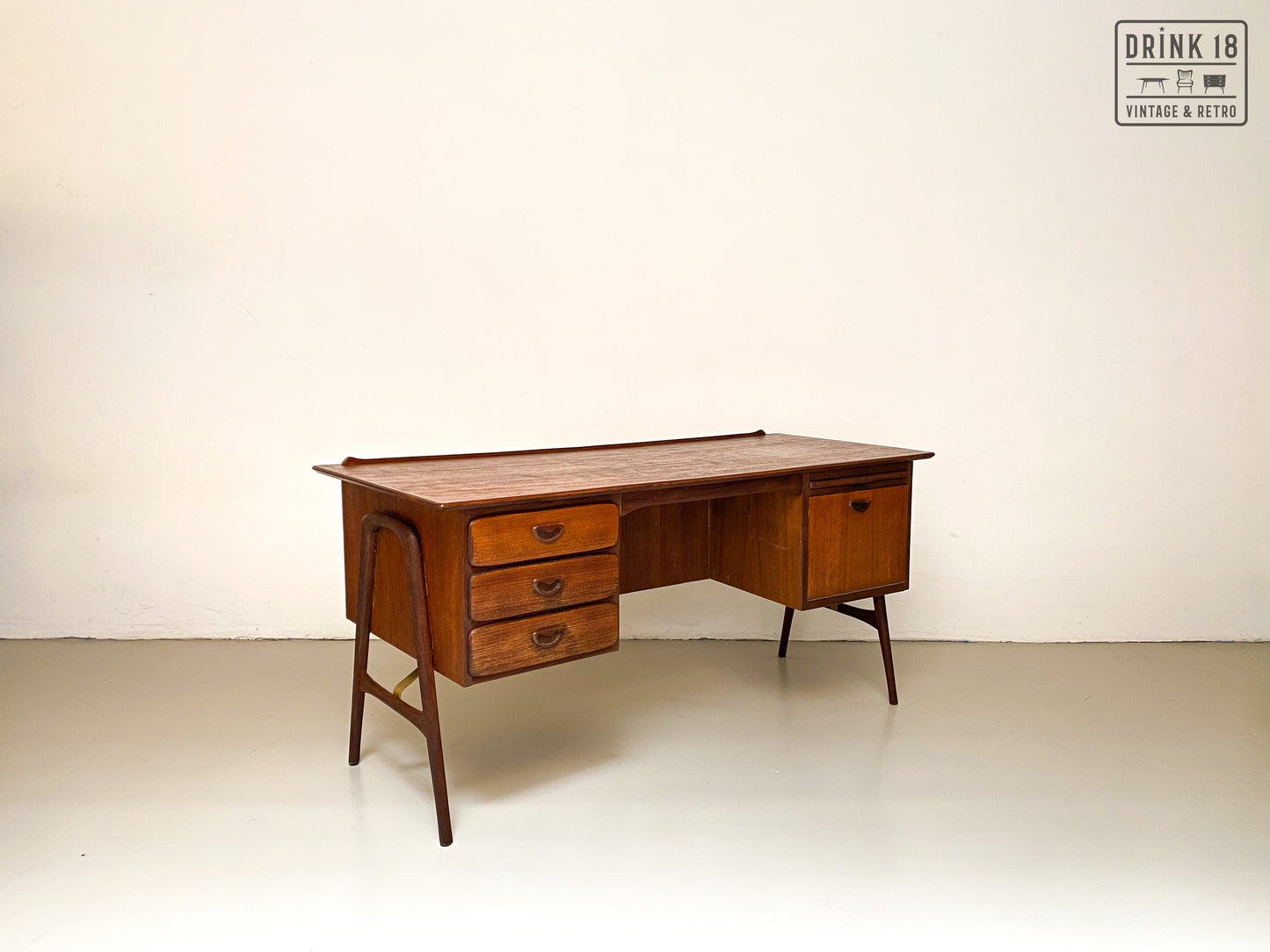 Boomerang XL Bureau met stoel - Louis van Teeffelen