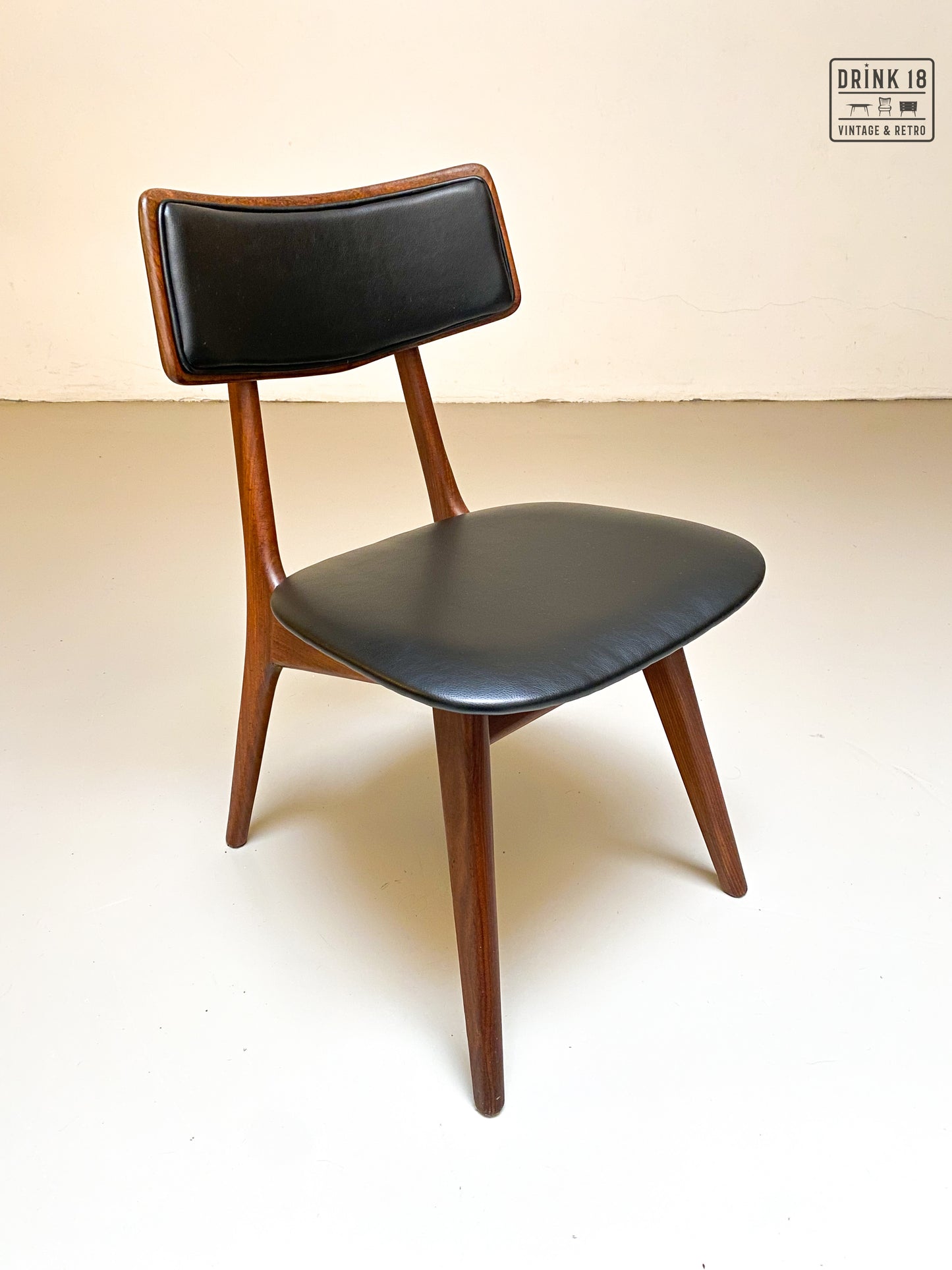 Vier Stravanger stoelen - Louis van Teeffelen