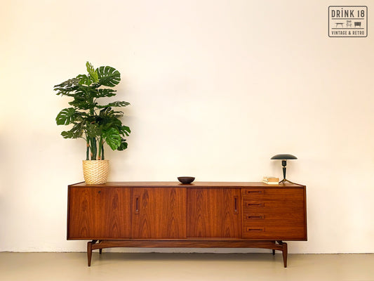 Sideboard - Louis Van Teeffelen