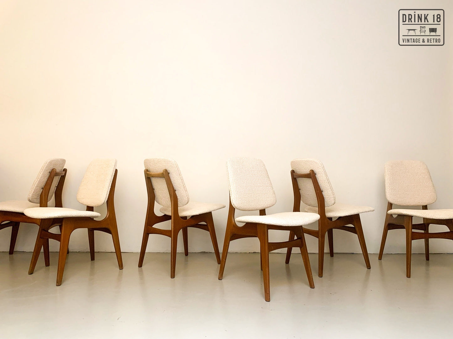 Zes vintage eetkamerstoelen - Louis van Teeffelen