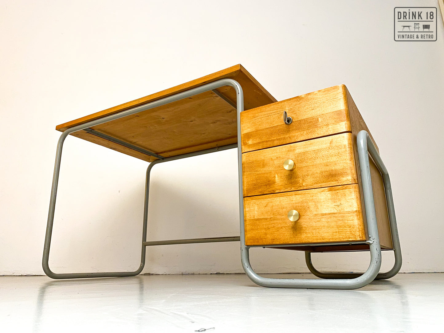 Vintage - Bauhaus stijl bureau