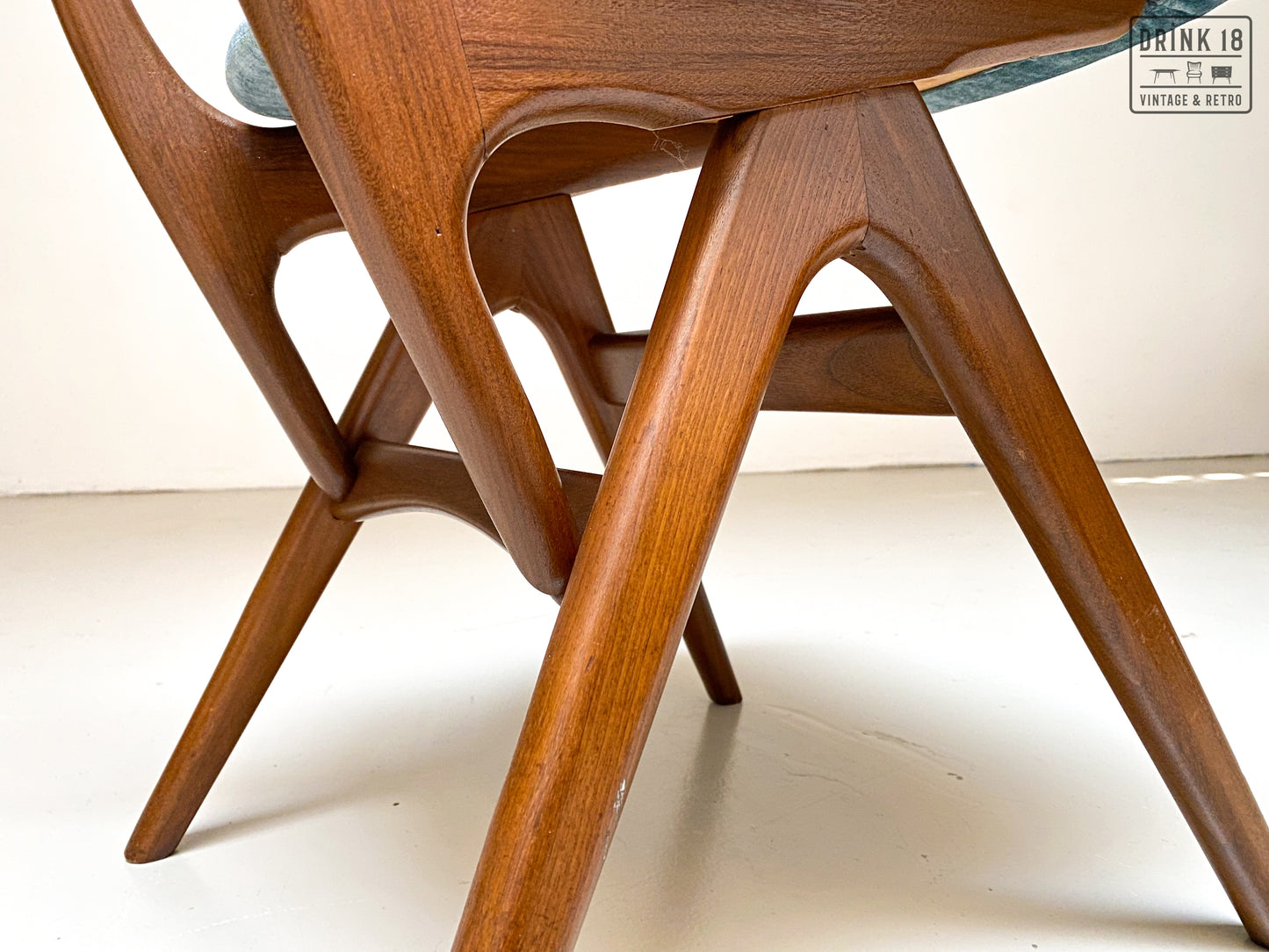 Vier vintage eetkamerstoelen (Eden) - Louis van Teeffelen