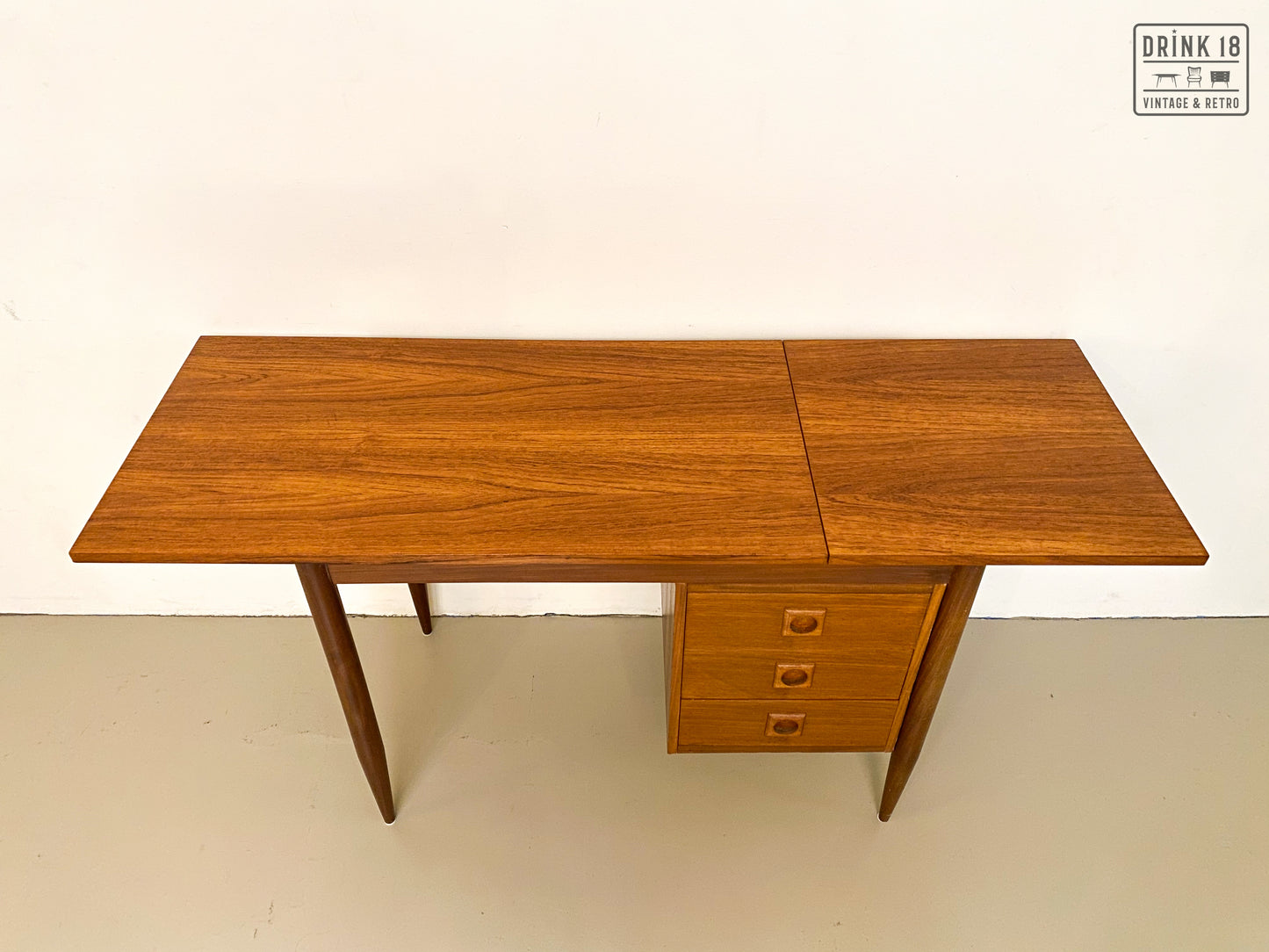 Drop-leaf bureau - Arne Vodder