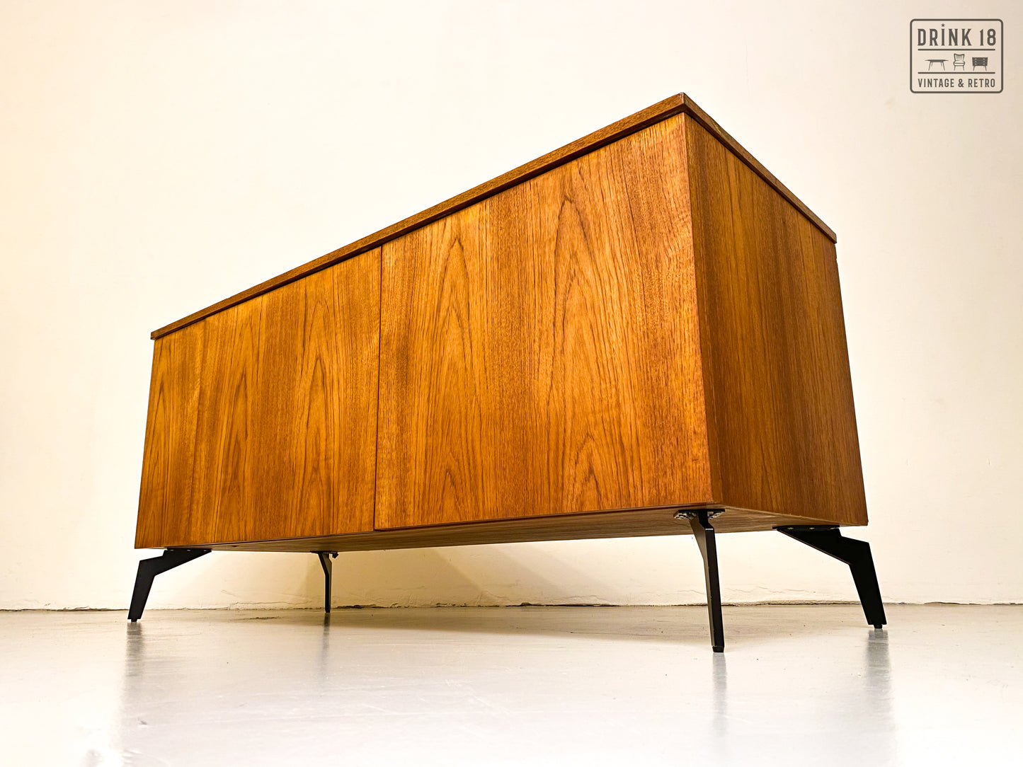 Vintage - Tv Meubel #1
