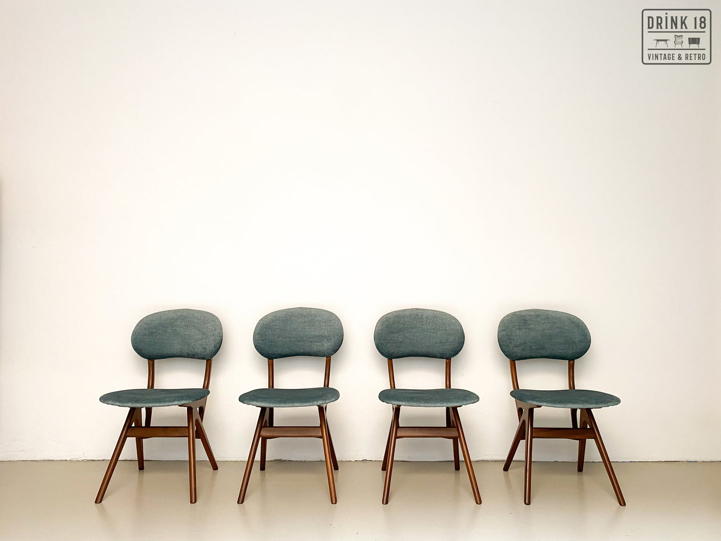 Vier vintage eetkamerstoelen (Eden) - Louis van Teeffelen