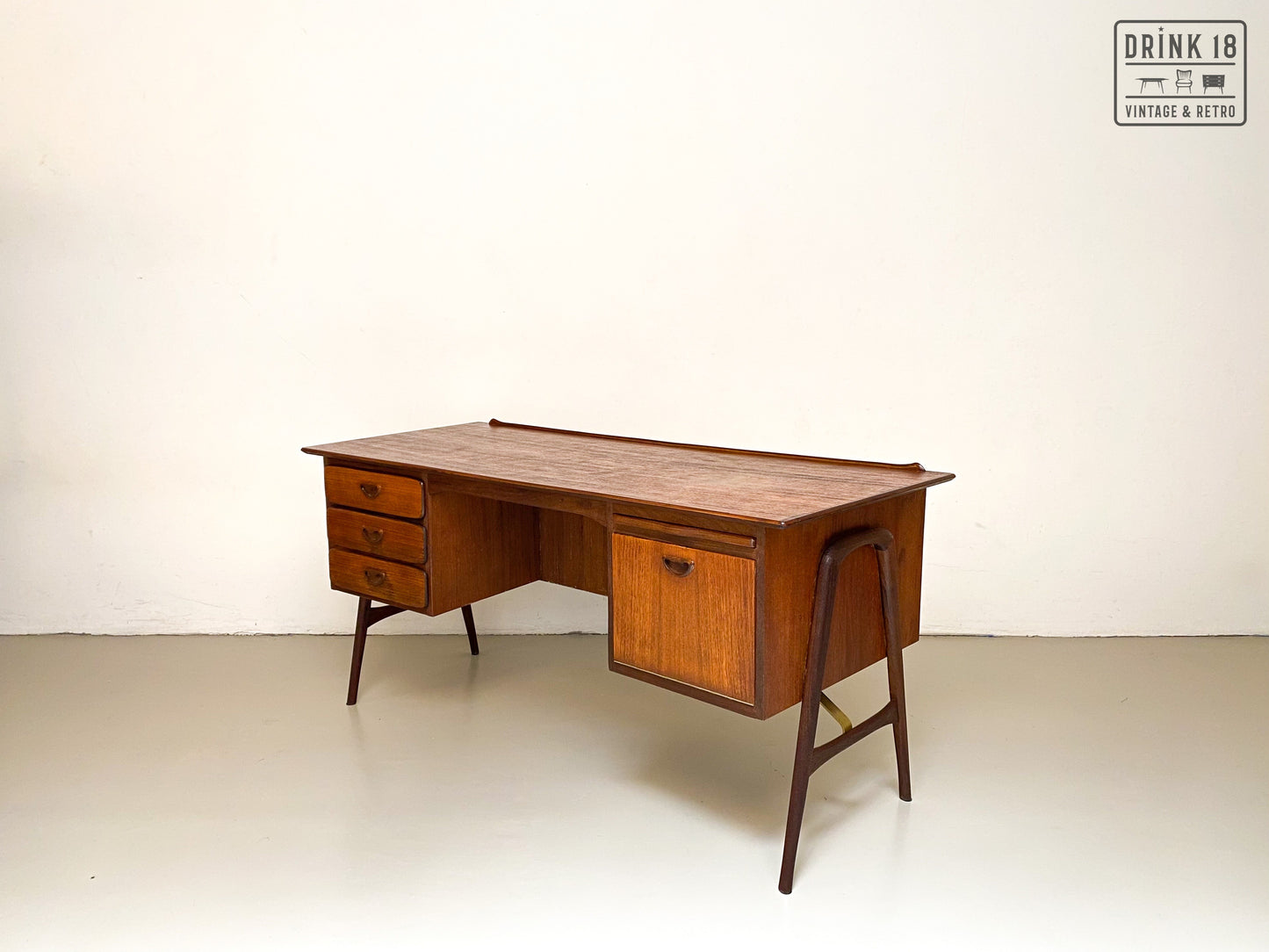 Boomerang XL Bureau met stoel - Louis van Teeffelen