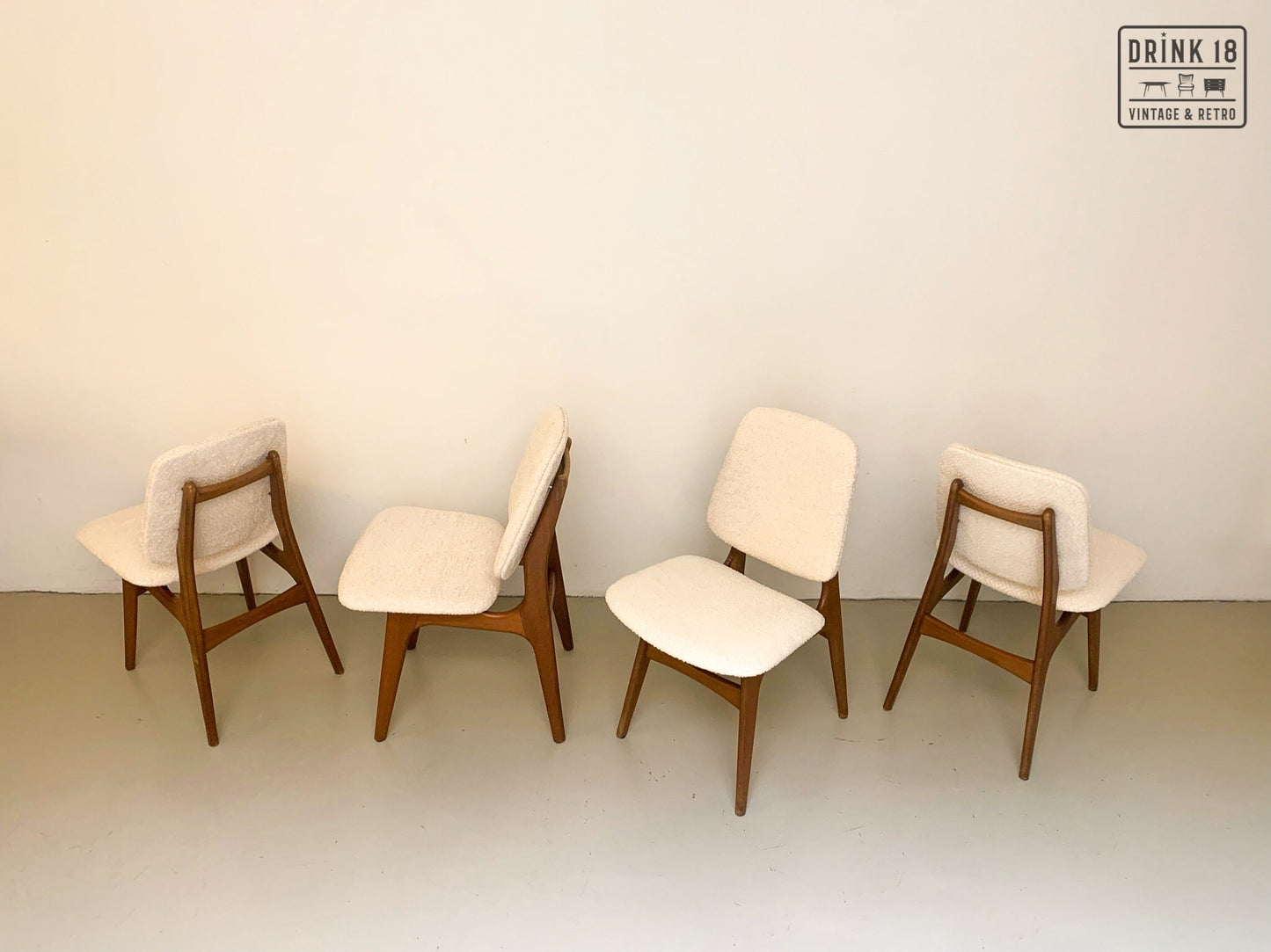 Zes vintage eetkamerstoelen - Louis van Teeffelen