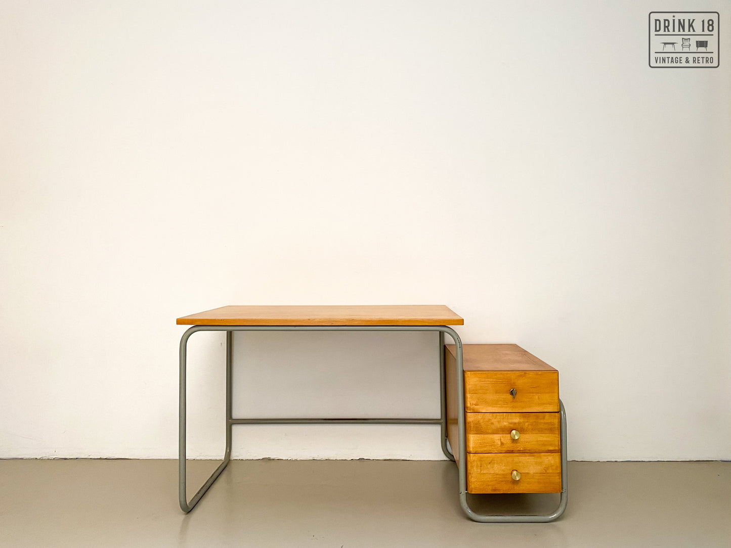 Vintage - Bauhaus stijl bureau